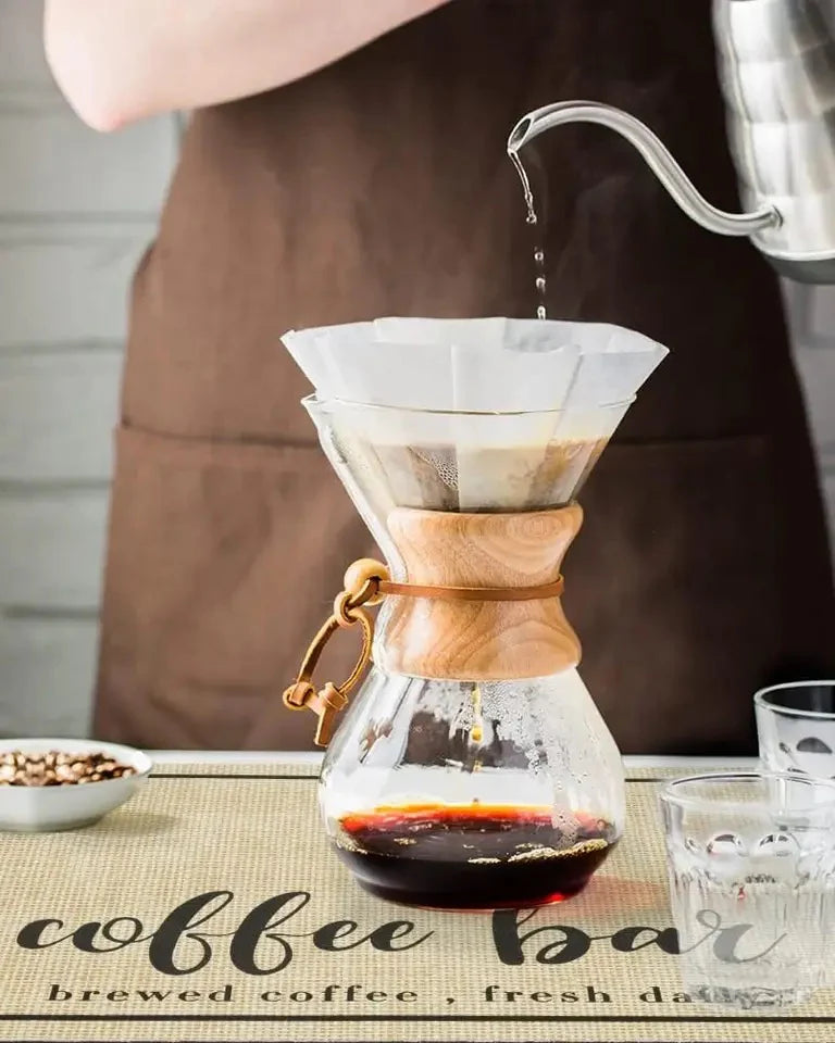 Dekoracyjna mata na stół z napisem "Coffee Bar"