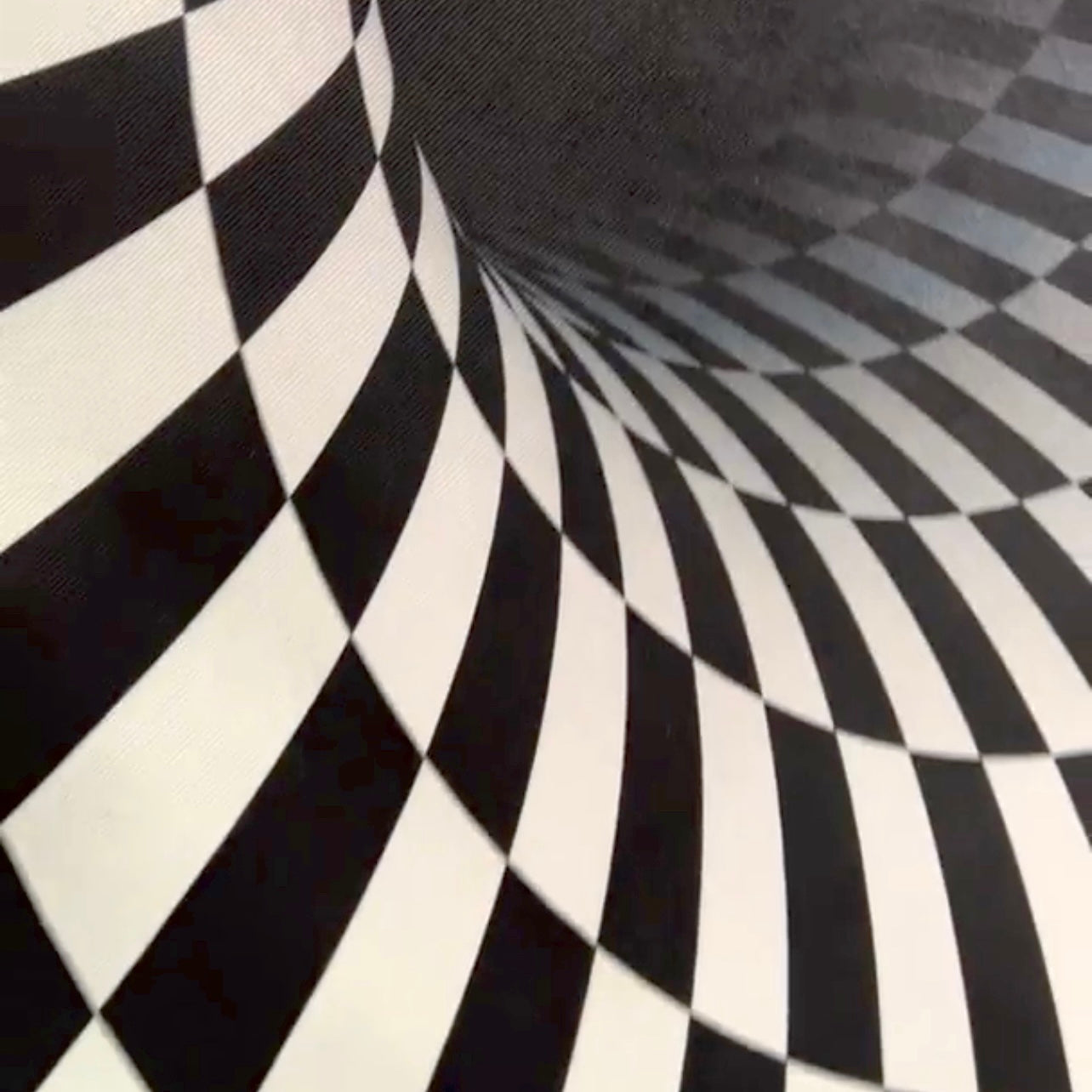 Okrągły dywan  z iluzją optyczną 3D | Czarno-biały