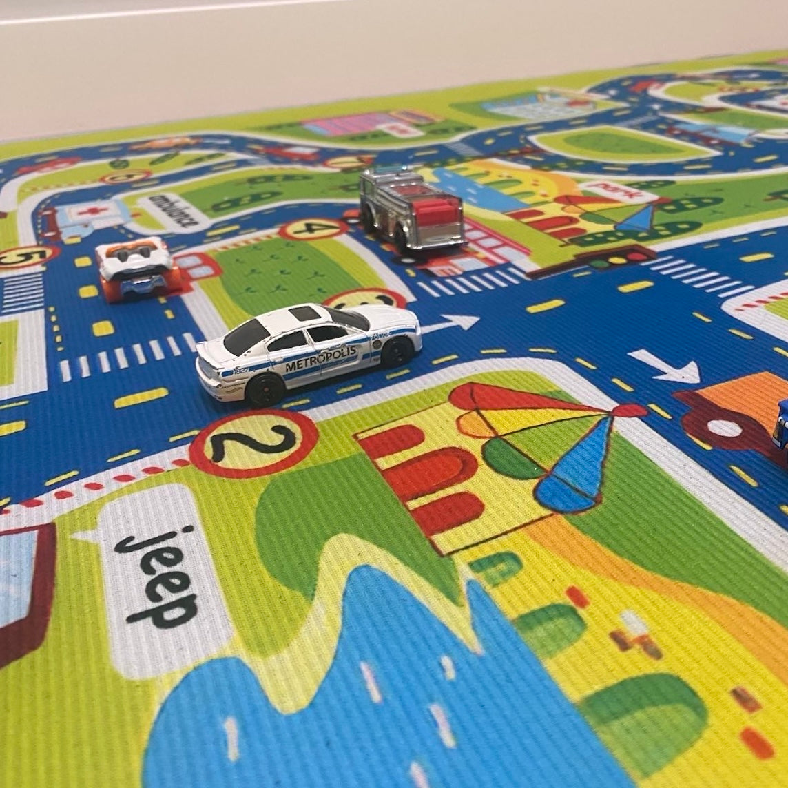 Dywan do pokoju dziecięcego ze wzorem ulic miasta